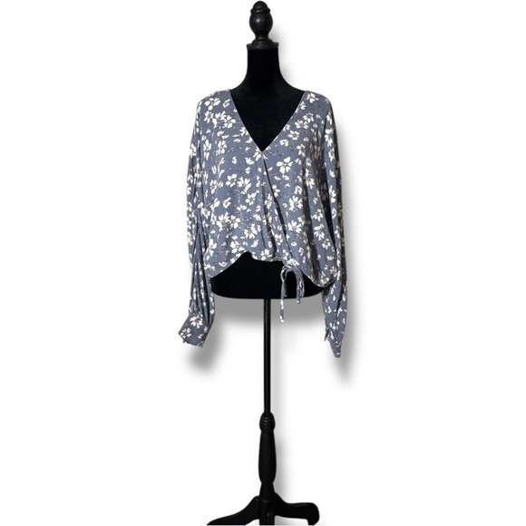 Dress Forum Free People Gray/Purple Blouse with Bishop Sleeves and Relaxed Fit - Picture 16 of 16